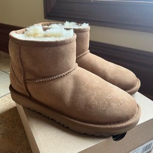 Ugg Classic II Mini Boot
